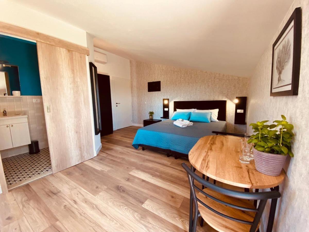 Boutique Rooms Mare Fabulas Rovigno Esterno foto